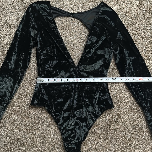 Victoria’s Secret bodysuit XS Velvet thong - Picture 4 of 12